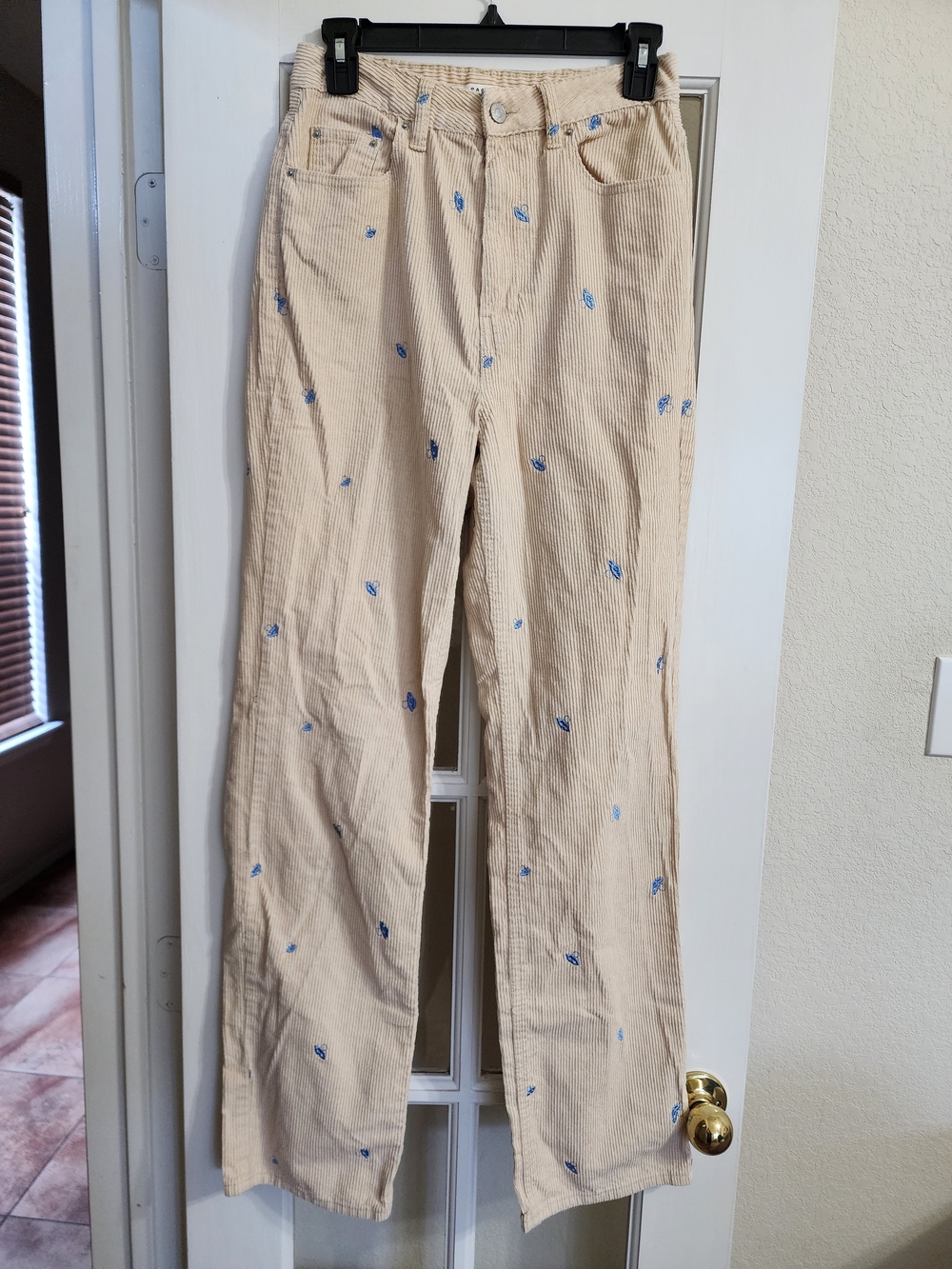 PacSun 90's Boyfriend Corduroy Pants 27 Cream Blue Mushroom Embroidered